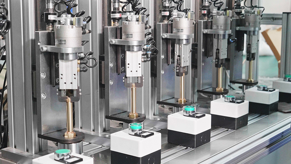 Multi-station production fixtures supporting process optimization